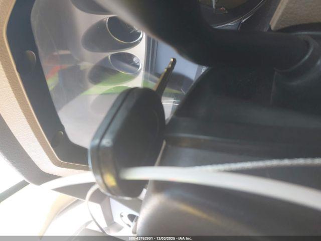 Ford F-350 Lariat Image 7