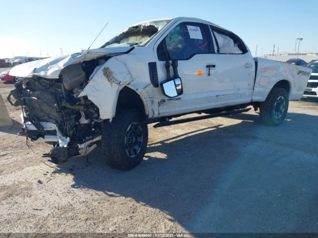 Ford F-250 Lariat Image 8