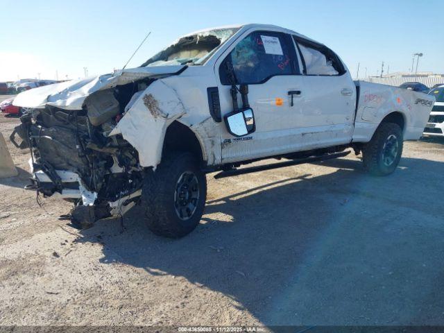 Ford F-250 Lariat Image 8