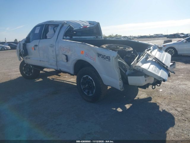 Ford F-250 Lariat Image 3