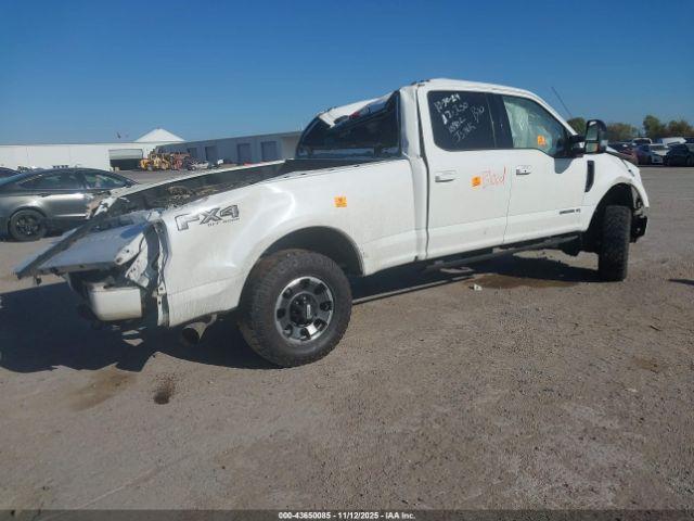 Ford F-250 Lariat Image 4