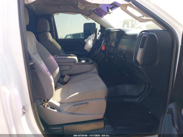 Chevrolet Silverado 1500 Wt Image 2