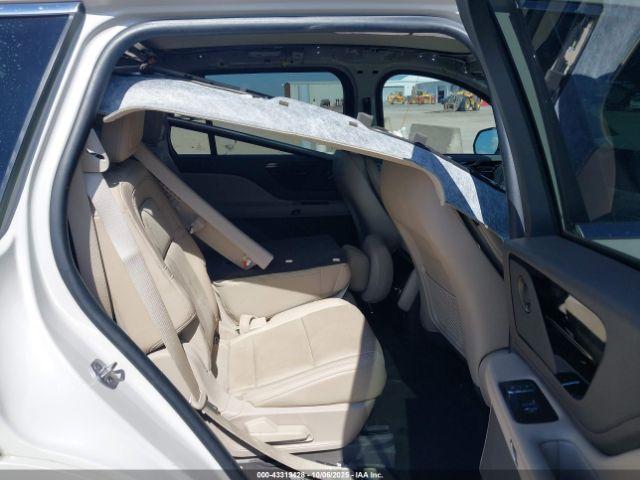 Lincoln Aviator Grand Touring Image 6