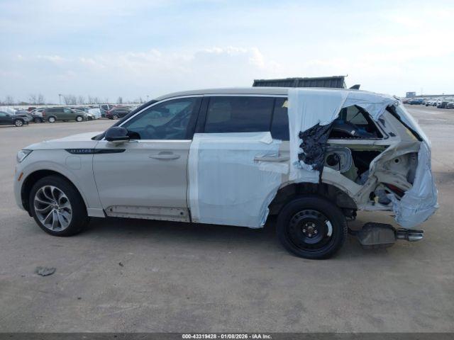 Lincoln Aviator Grand Touring Image 3