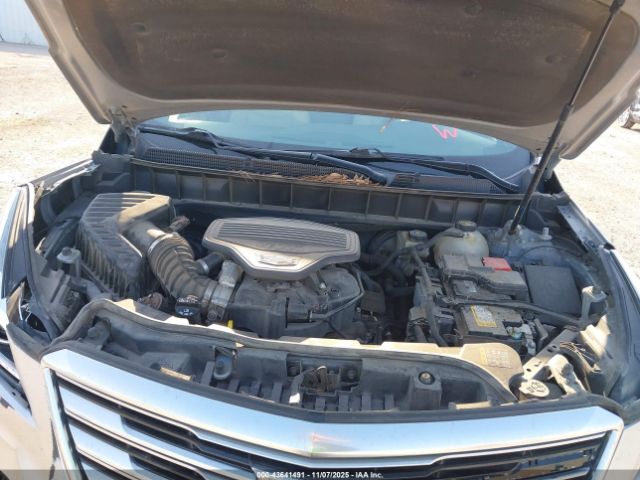 Cadillac XT5 Standard Image 8