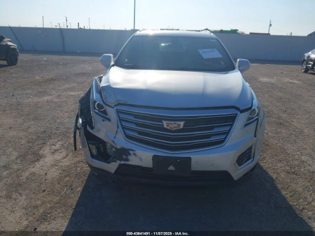 Cadillac XT5 Standard Image 11