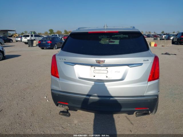 Cadillac XT5 Standard Image 16