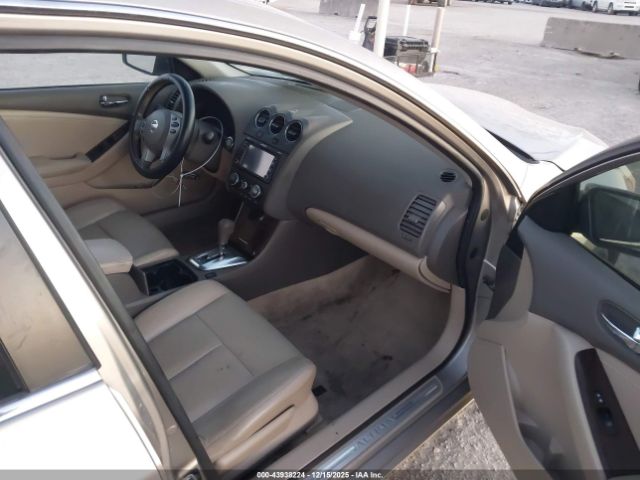 Nissan Altima 2.5 S Image 9