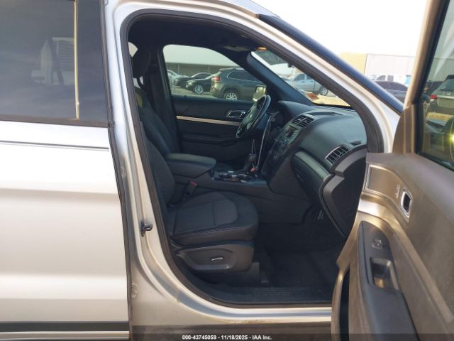 Ford Explorer Xlt Image 14