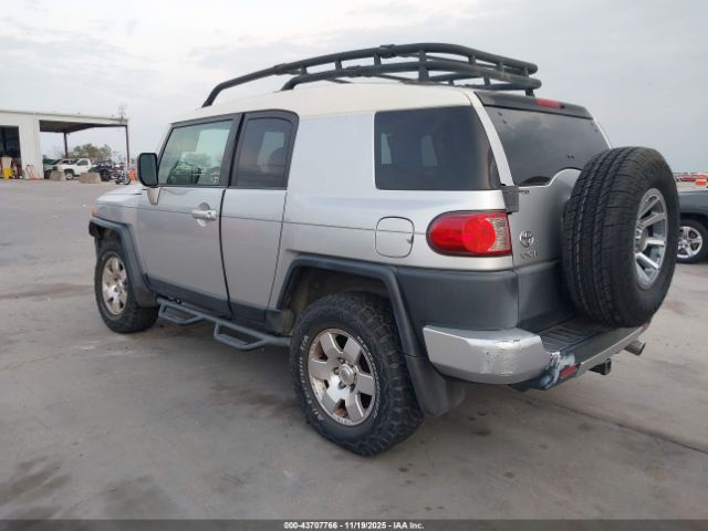 Toyota FJ Cruiser Image 14