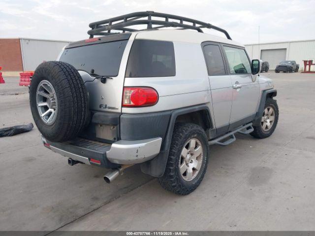 Toyota FJ Cruiser Image 3