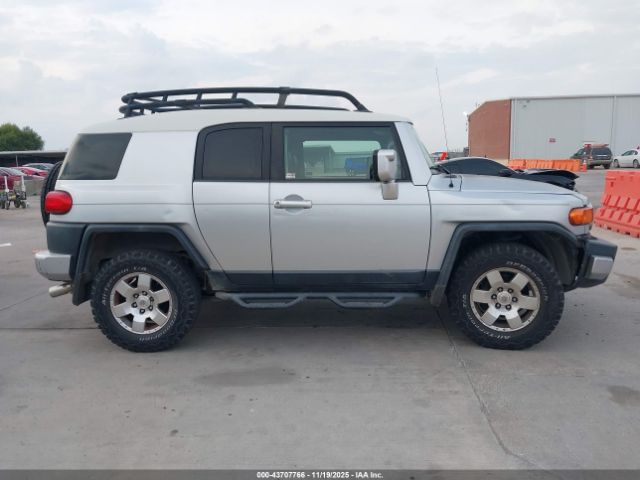 Toyota FJ Cruiser Image 9