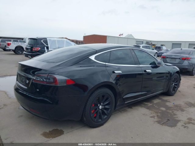 Tesla Model S Image 16