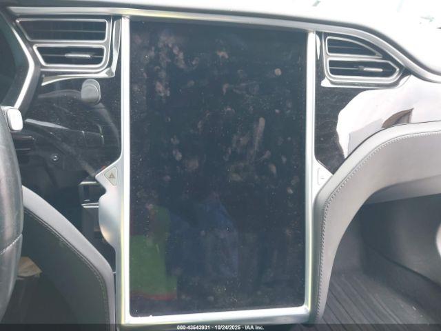 Tesla Model S Image 17