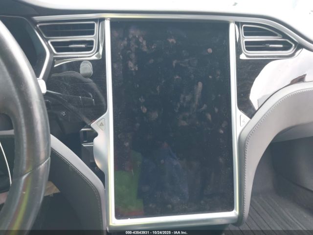 Tesla Model S Image 11