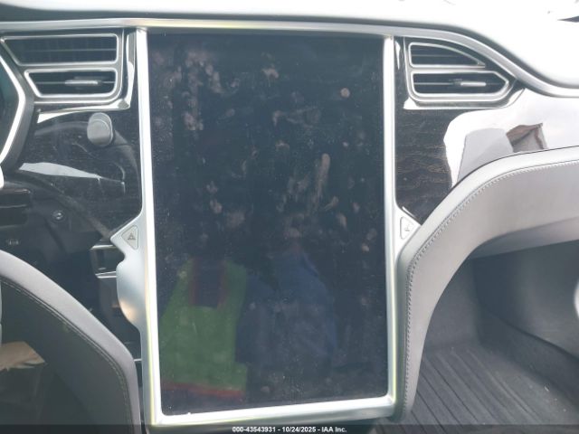 Tesla Model S Image 14