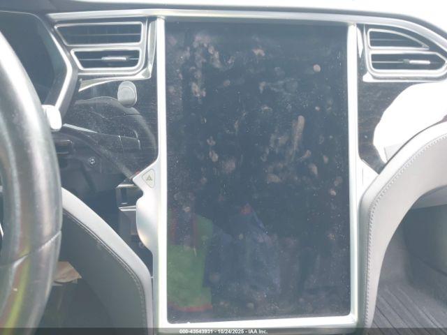 Tesla Model S Image 15