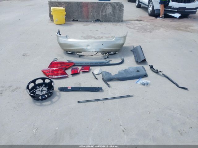 Mercedes-Benz E-Class Image 9