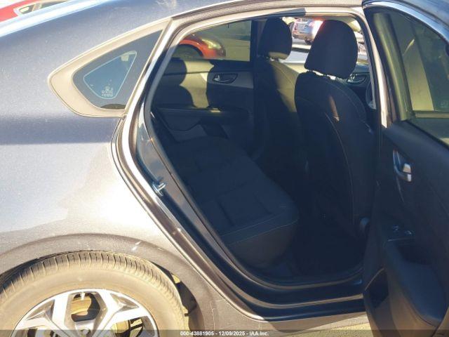 Kia Forte Lxs Image 15