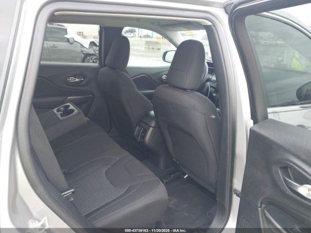 Jeep Cherokee Latitude Fwd Image 11