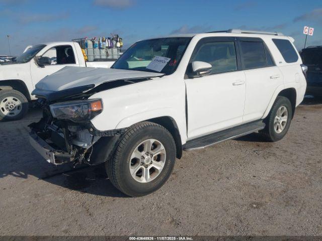 Toyota 4Runner Sr5 Premium Image 2