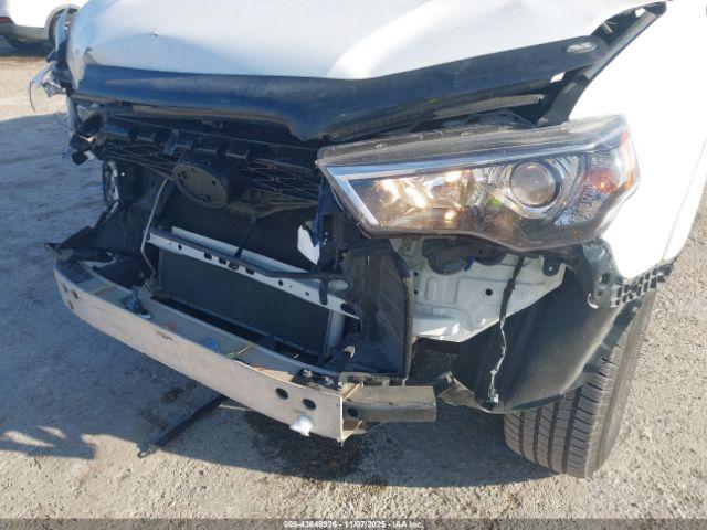 Toyota 4Runner Sr5 Premium Image 3