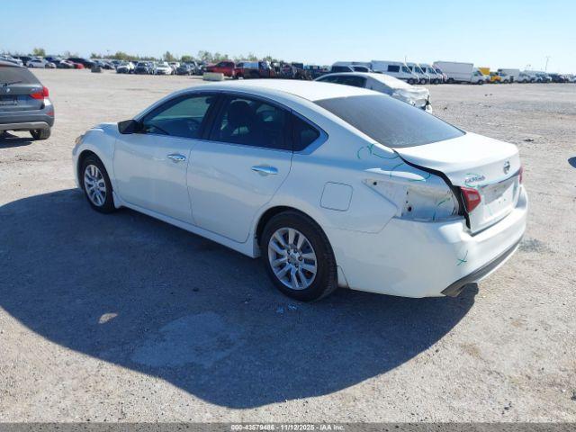 Nissan Altima 2.5 S Image 3