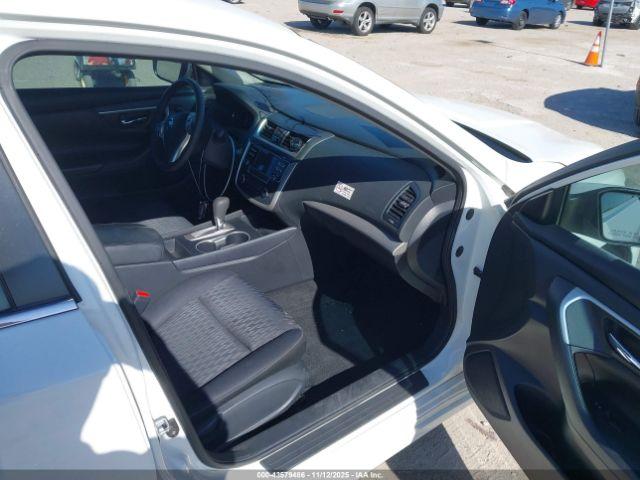 Nissan Altima 2.5 S Image 6