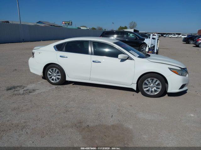 Nissan Altima 2.5 S Image 12