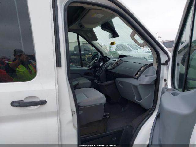 Ford Transit Xlt Image 15