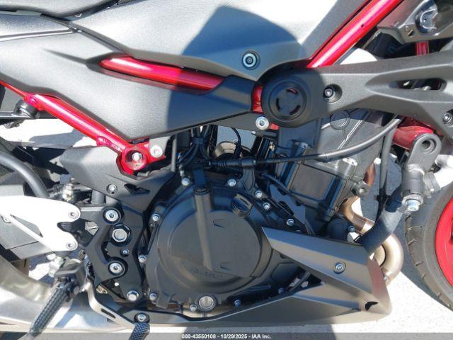 Kawasaki Er500 Image 7