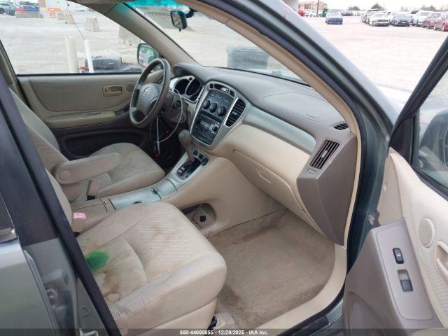 Toyota Highlander V6 Image 3