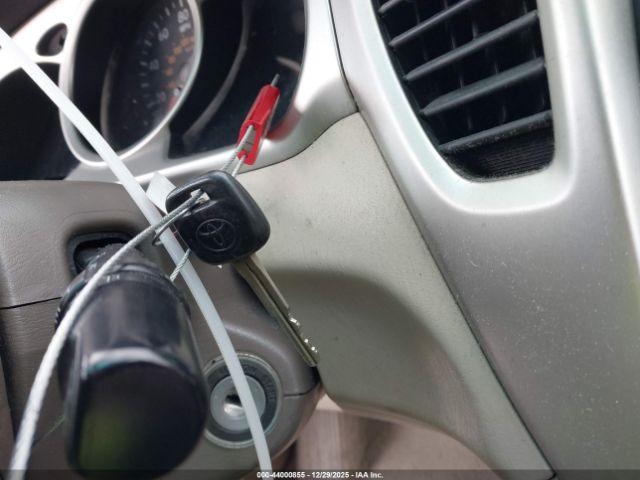 Toyota Highlander V6 Image 9