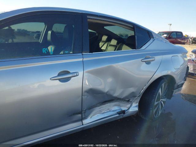 Nissan Altima Sr Intelligent Awd Image 15