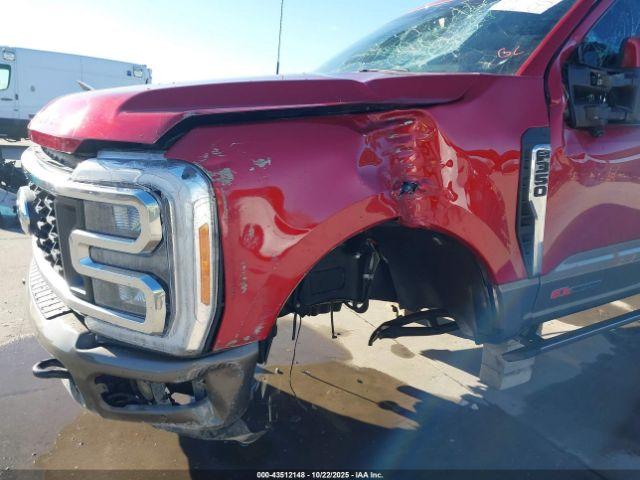 Ford F-350 King Ranch Image 11