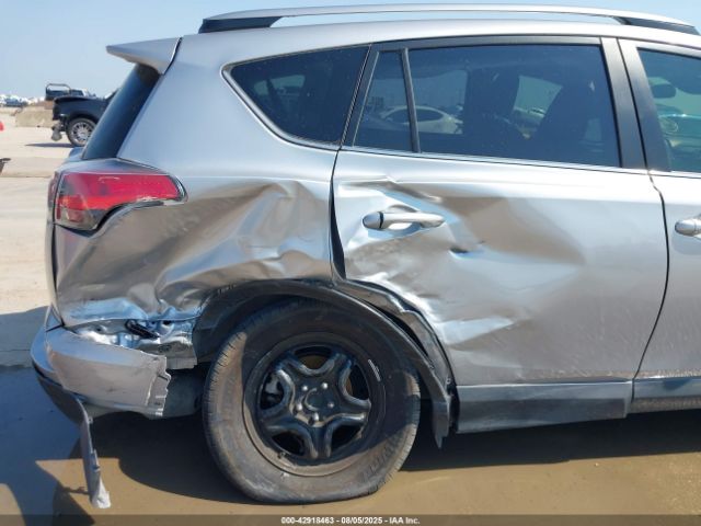 Toyota RAV4 Le Image 3