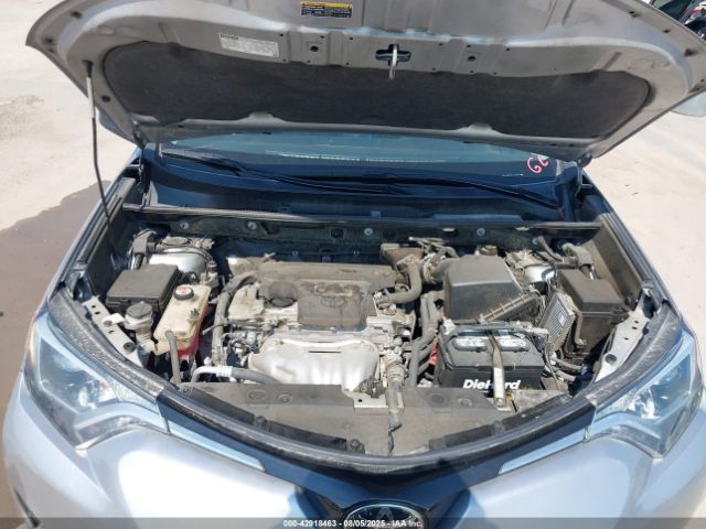 Toyota RAV4 Le Image 9