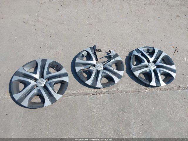 Toyota RAV4 Le Image 12