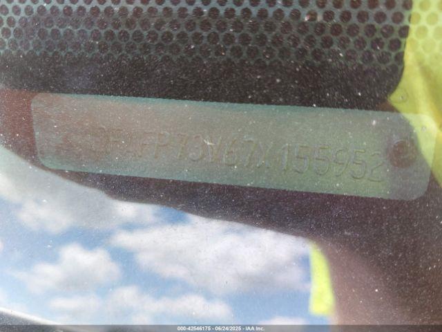 Ford Crown Victoria Standard Image 3