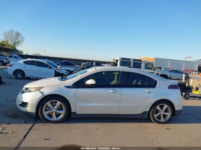 Chevrolet Volt Image 16