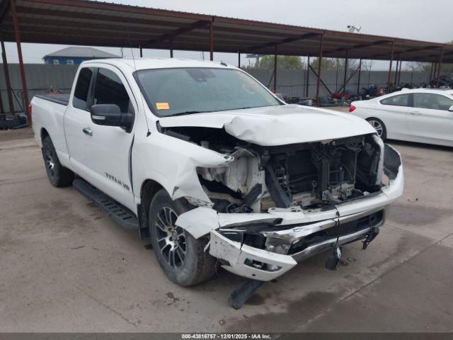 Salvage Nissan Titan