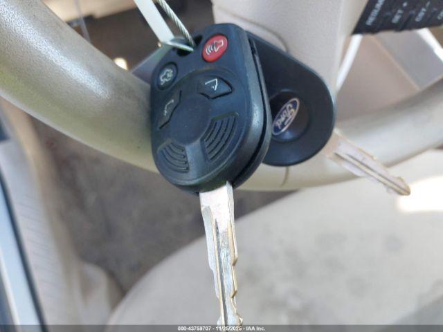 Ford Escape Xlt Image 8