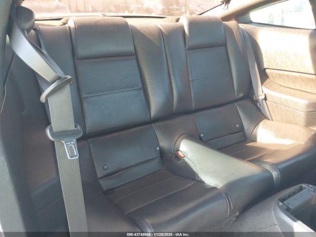 Ford Mustang Image 2