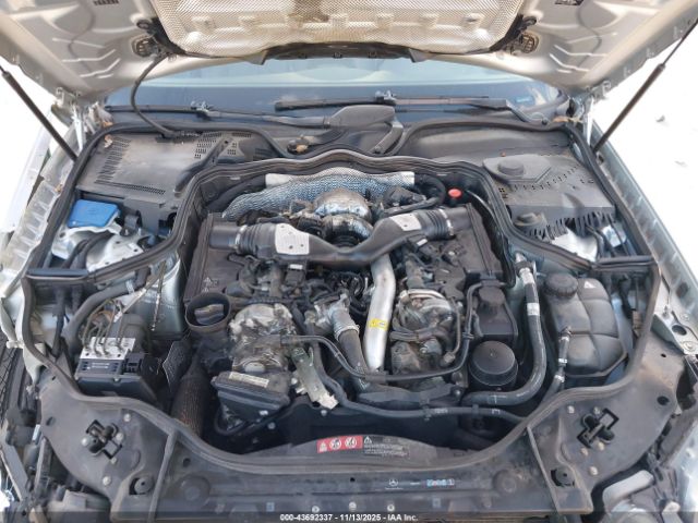 Mercedes-Benz E-Class Image 12