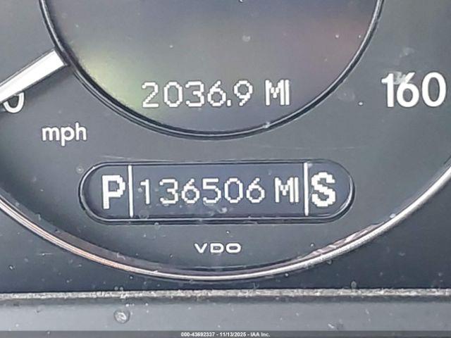 Mercedes-Benz E-Class Image 16