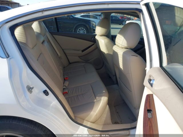 Nissan Altima 2.5 S Image 9