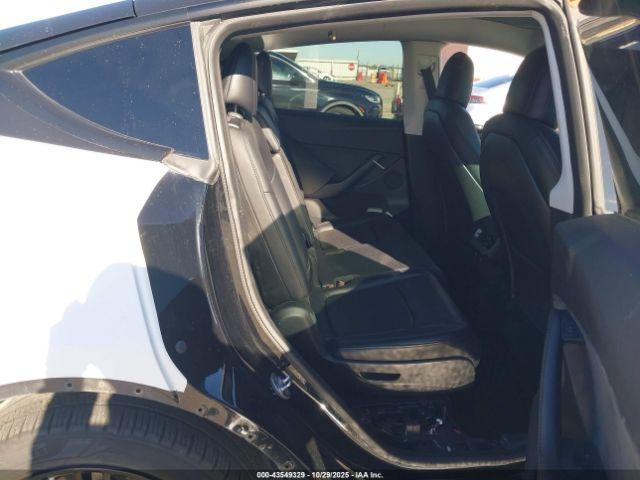 Tesla Model Y Long Range Dual Motor All-wheel Drive Image 8