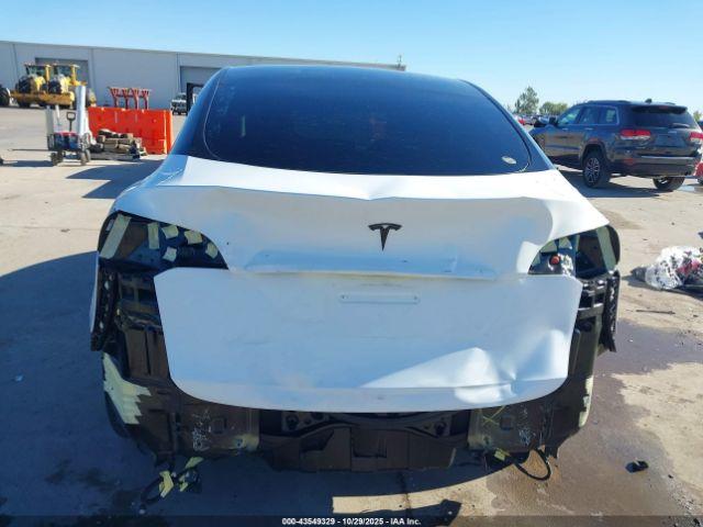 Tesla Model Y Long Range Dual Motor All-wheel Drive Image 5