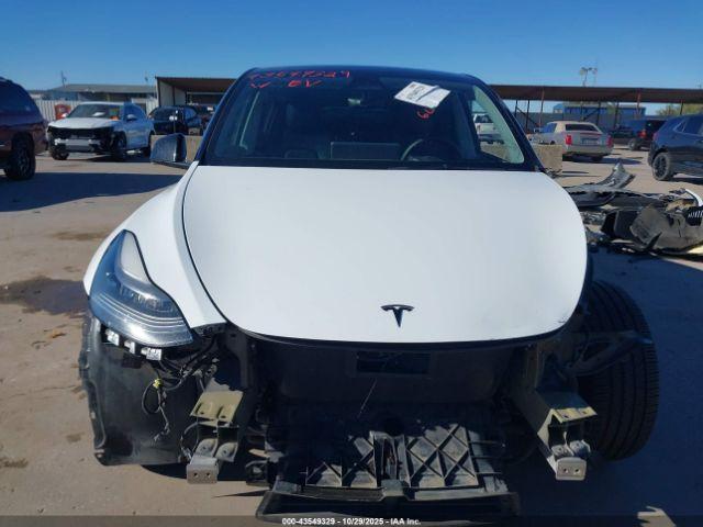 Tesla Model Y Long Range Dual Motor All-wheel Drive Image 6