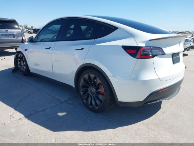 Tesla Model Y Performance Dual Motor All-wheel Drive Image 4